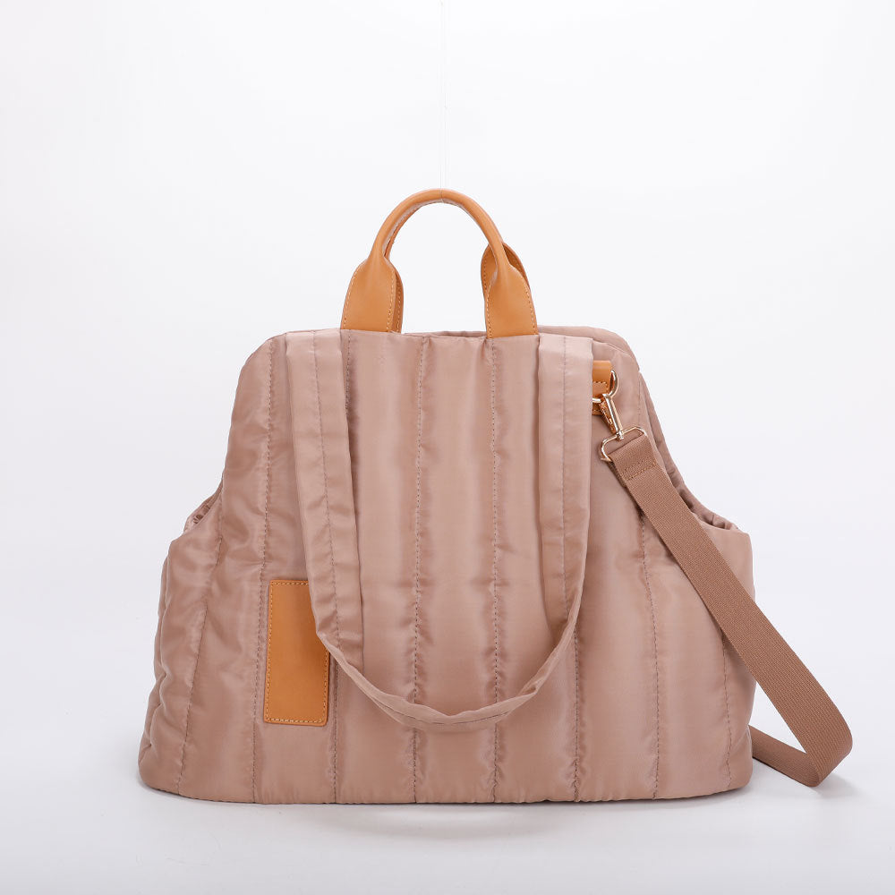 Lightweight Waterproof Portable Pet Carrier Handbag For Travel Use