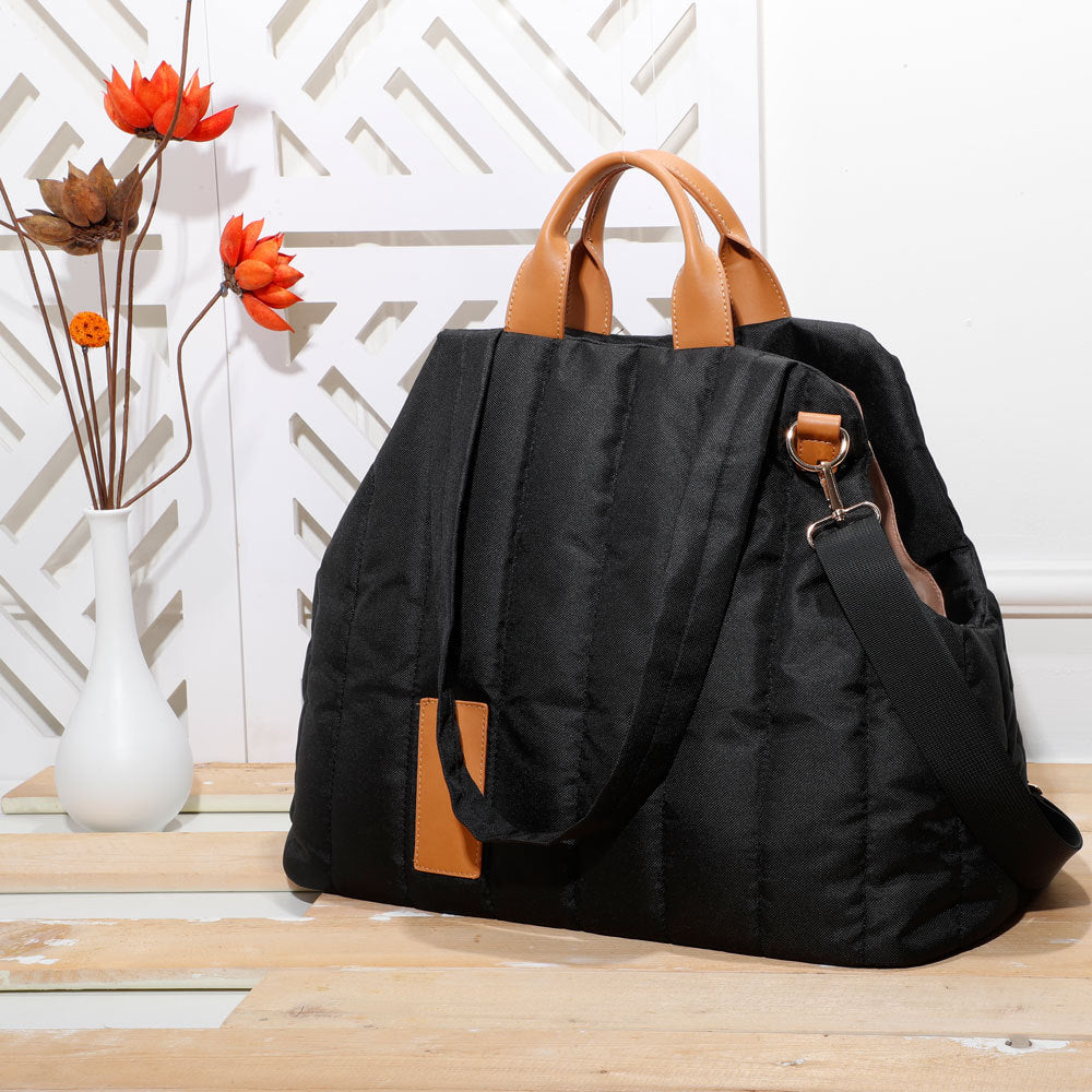 Lightweight Waterproof Portable Pet Carrier Handbag For Travel Use