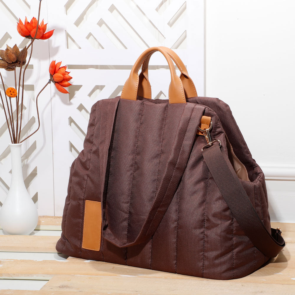 Lightweight Waterproof Portable Pet Carrier Handbag For Travel Use